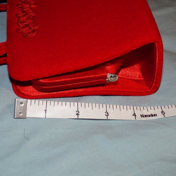 Cute T2 Red Bag - Picture 9 of 11